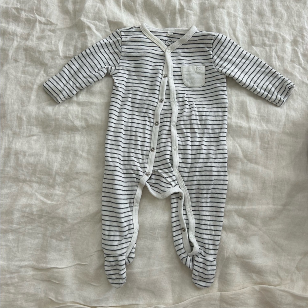Mori organic snap footie